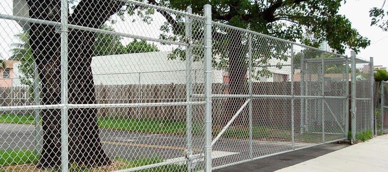 Commercial fence project in Doral