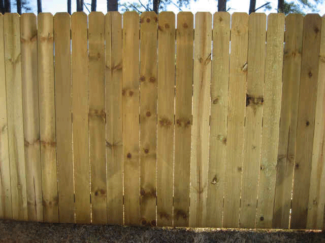 Residential fence project in Kendall
